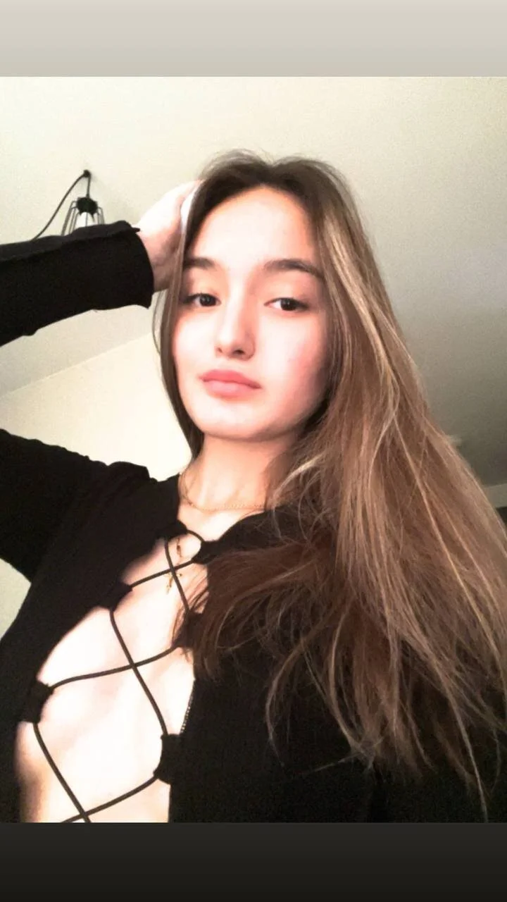 XXX Porn Photo of Nude ReathaKiss 2