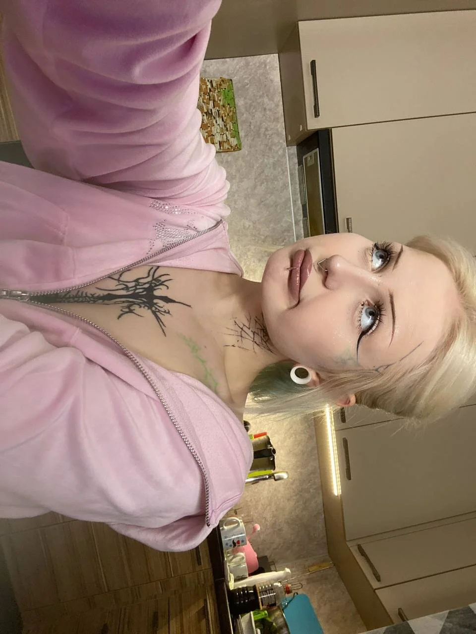 XXX Porn Photo of Nude little_grinch666 19