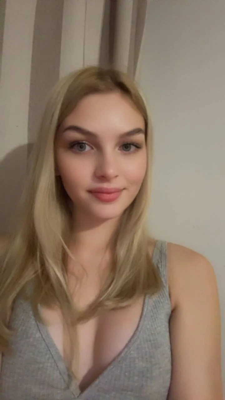 XXX Porn Photo of Nude CynthiaaStone 3