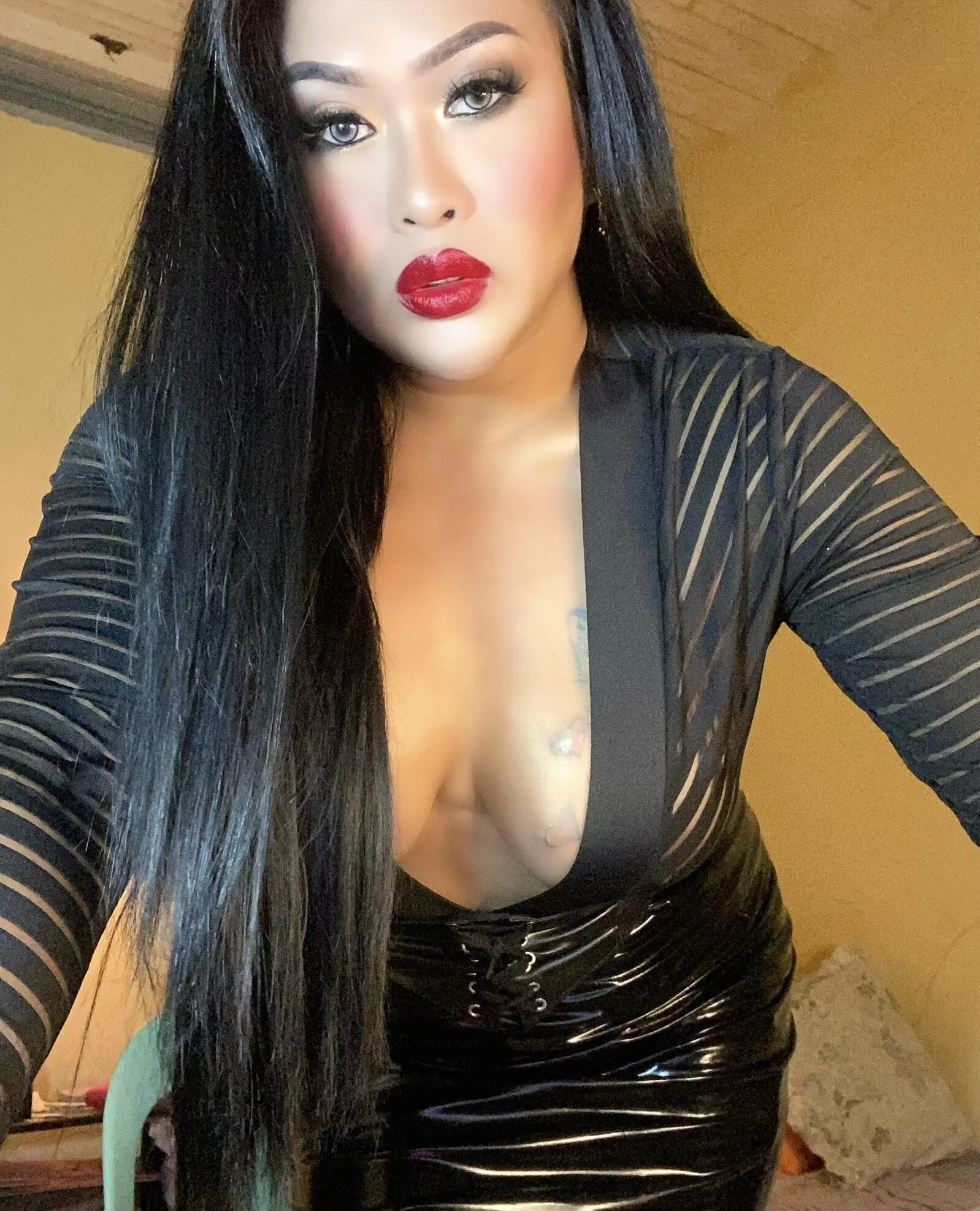XXX Porn Photo of Nude Hugecocklady 4