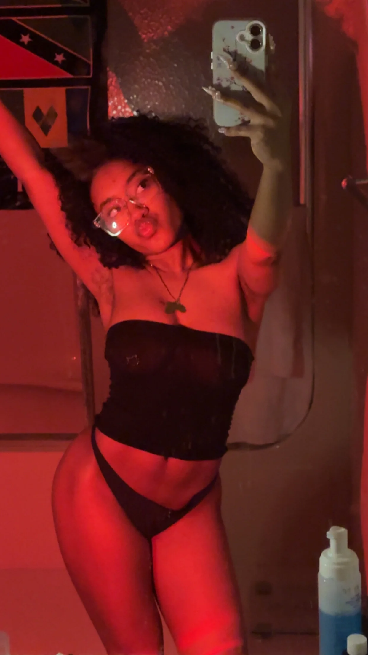 XXX Porn Photo of Nude lifeoftt_19xx 107