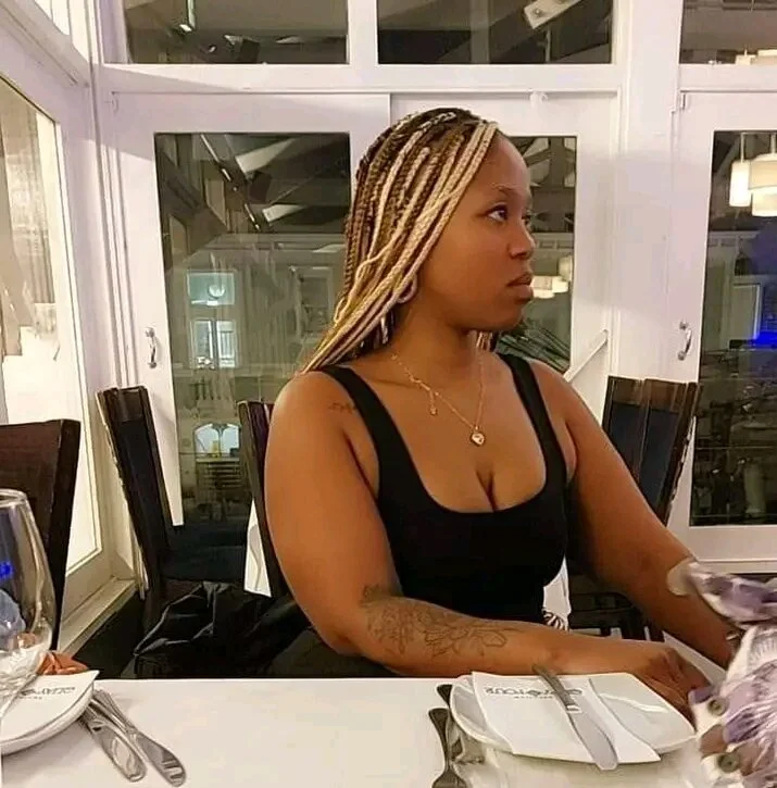 XXX Porn Photo of Nude GoldenPussyXOXO 1