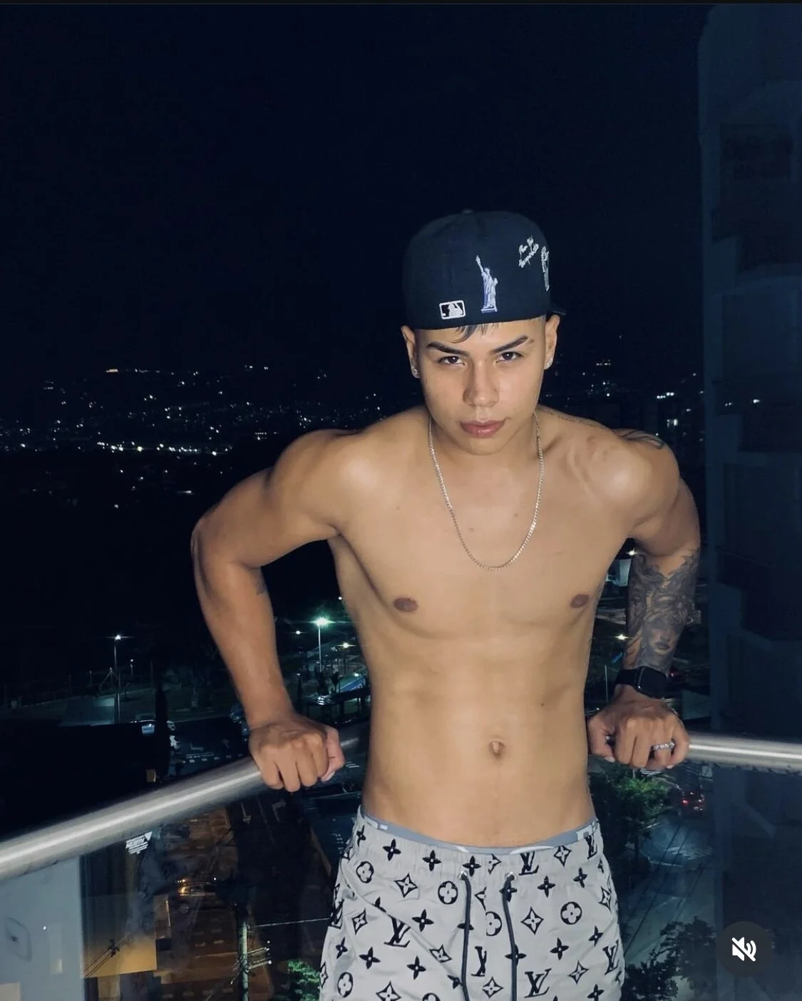 XXX Porn Photo of Nude SantiagoReyesFtt 8