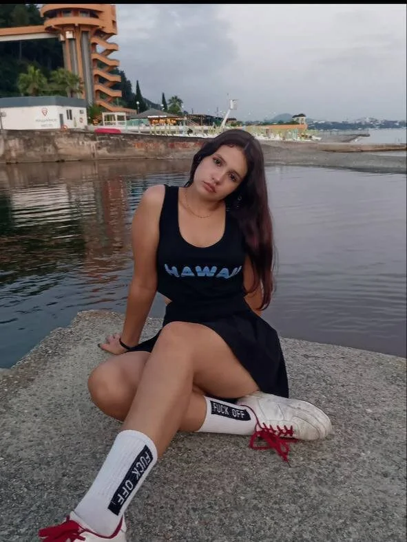 XXX Porn Photo of Nude HereLora 3