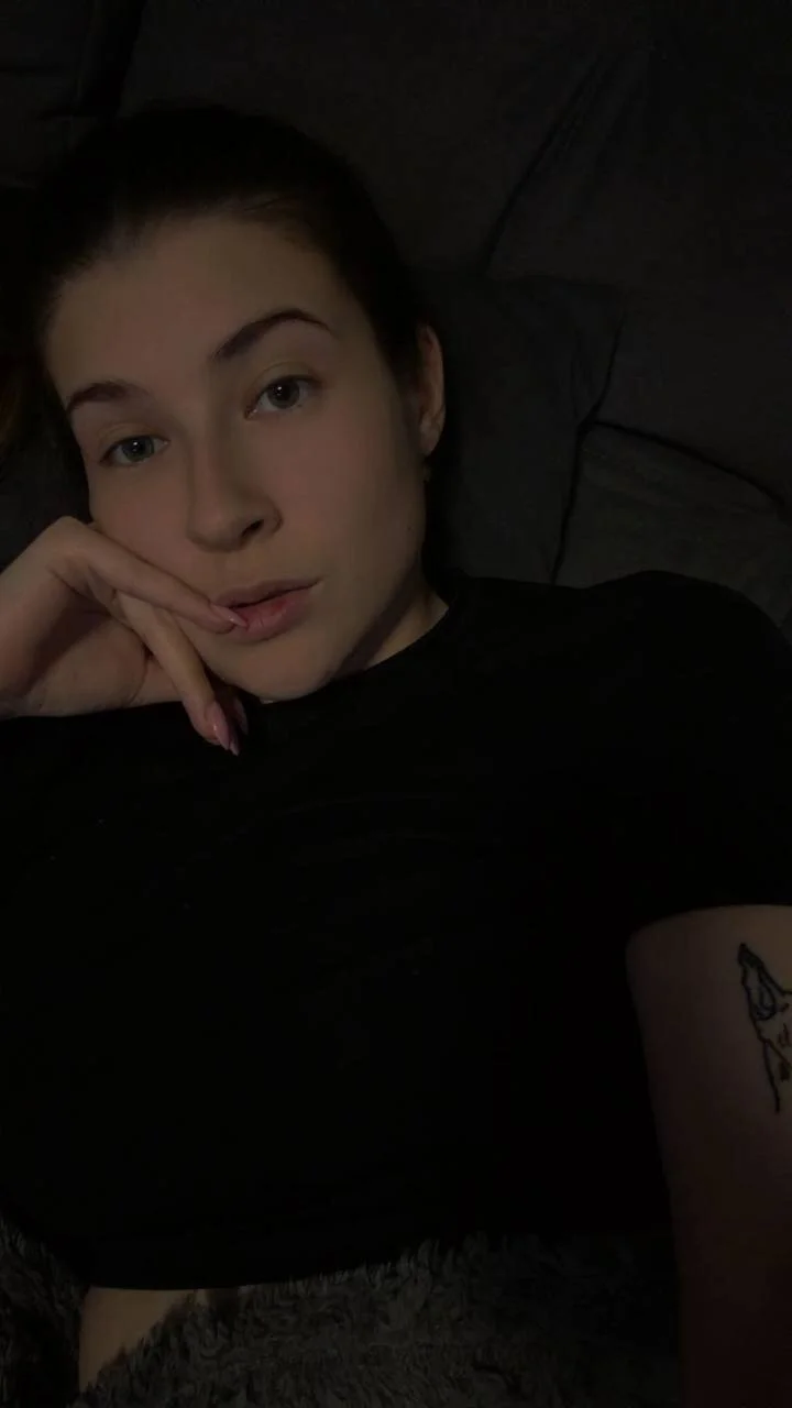 XXX Porn Photo of Nude VioletTocsin 9