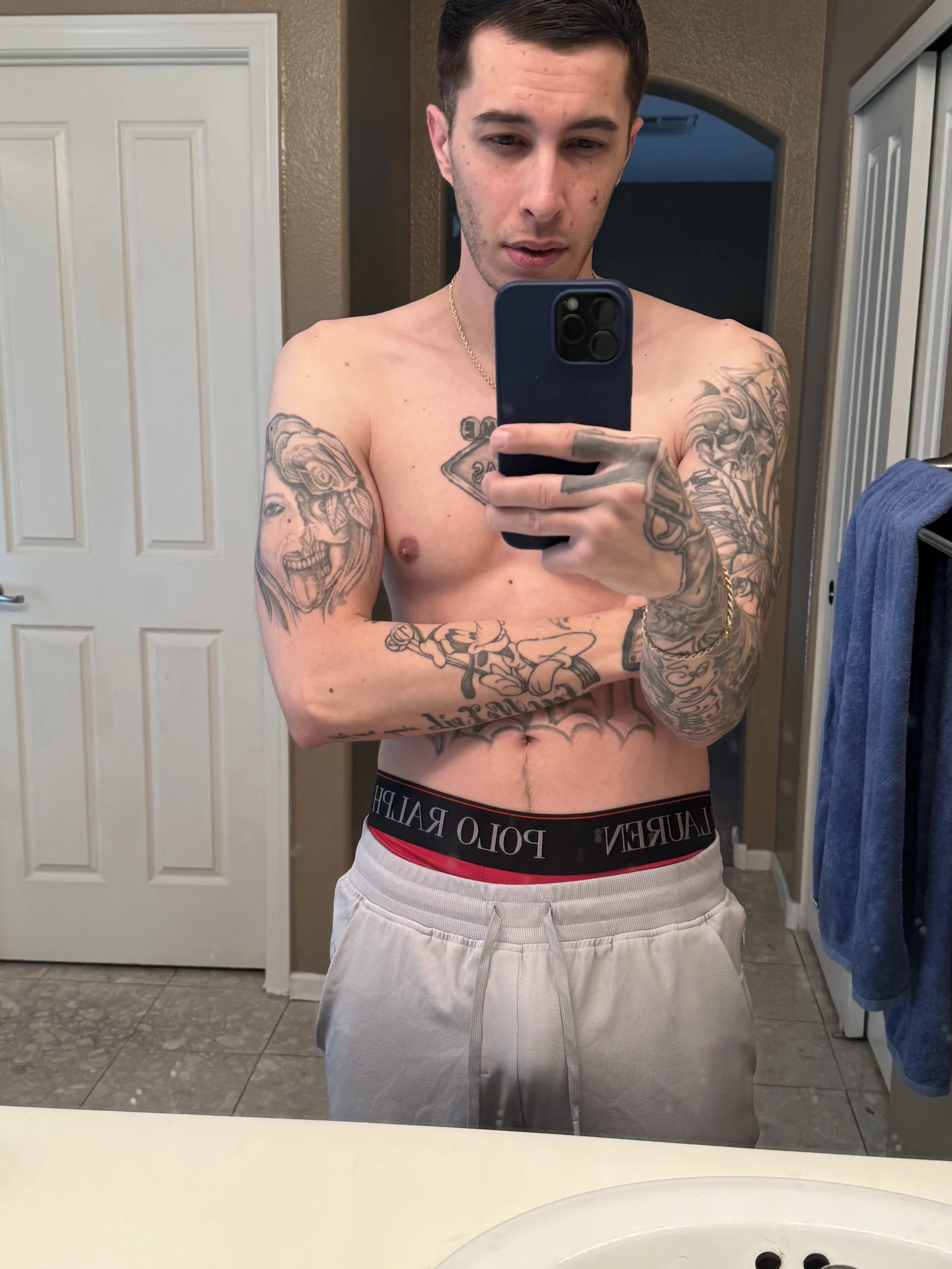 XXX Porn Photo of Nude JuicyJoshy 153