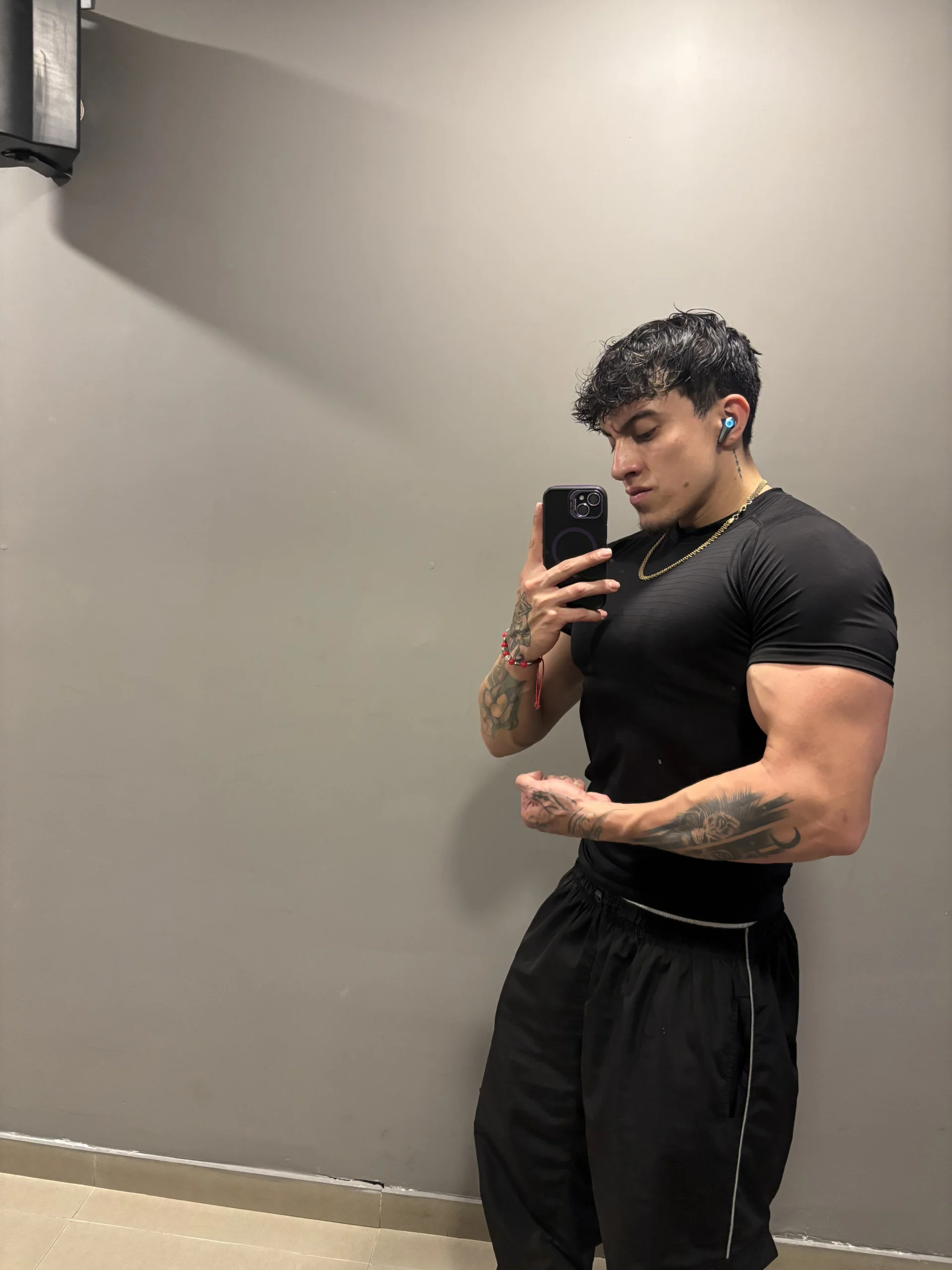 XXX Porn Photo of Nude strongboy_ 6
