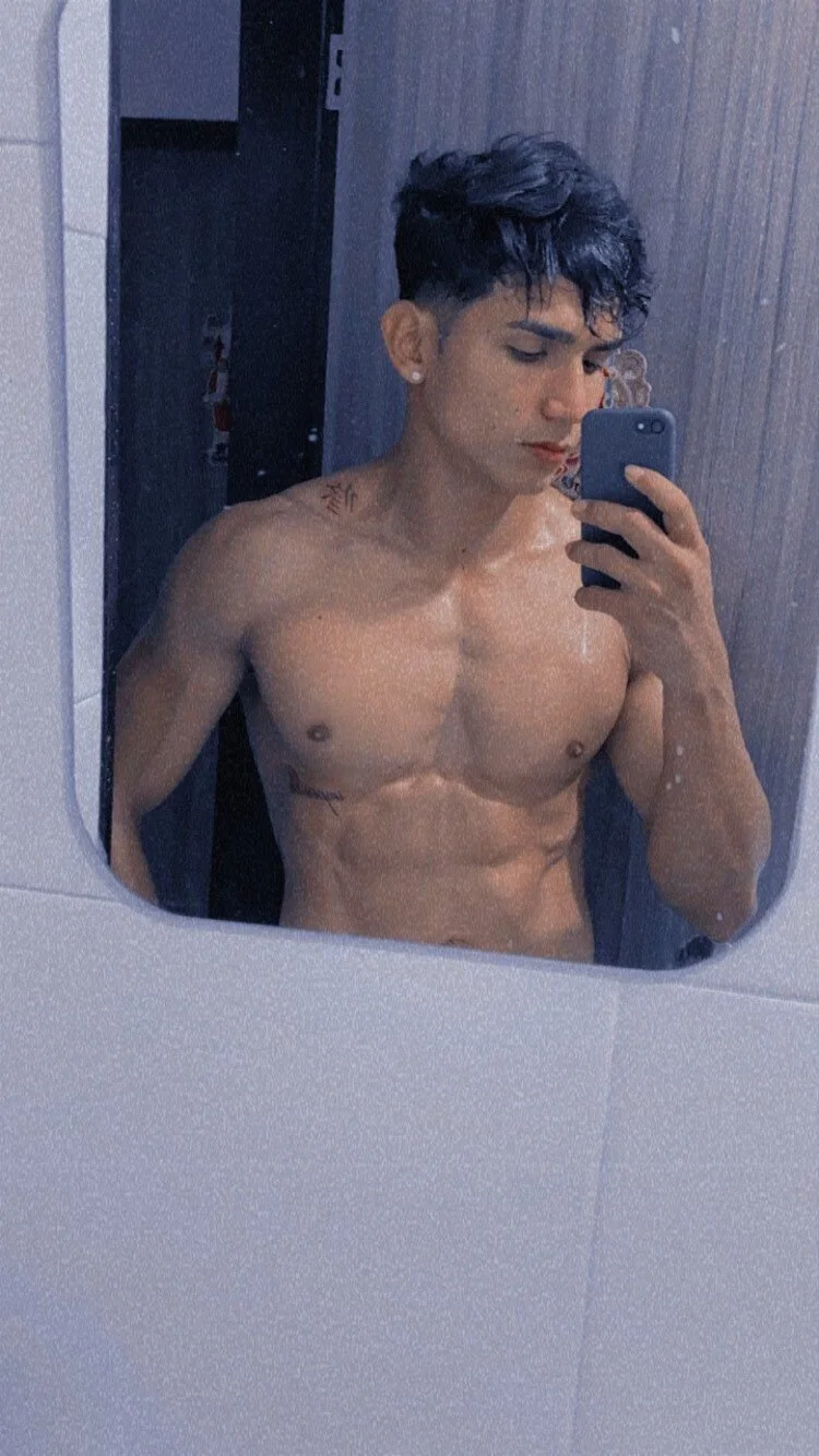 XXX Porn Photo of Nude muscle_boyhorny 36