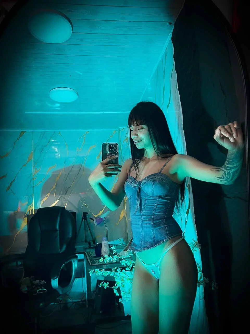 XXX Porn Photo of Nude kylie_seex 90