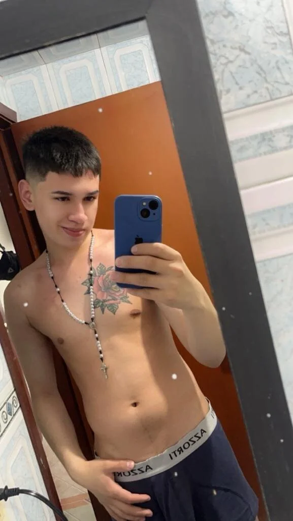 XXX Porn Photo of Nude Twink_daren 4