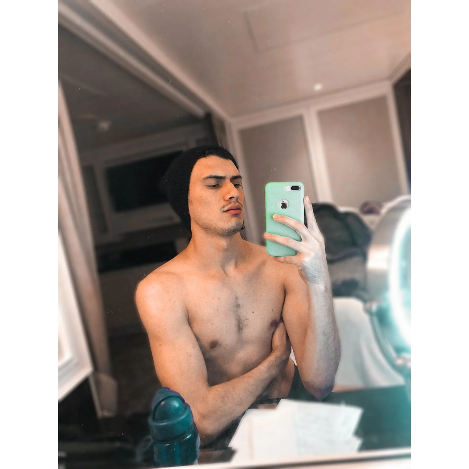 XXX Porn Photo of Nude chris96hn1 2