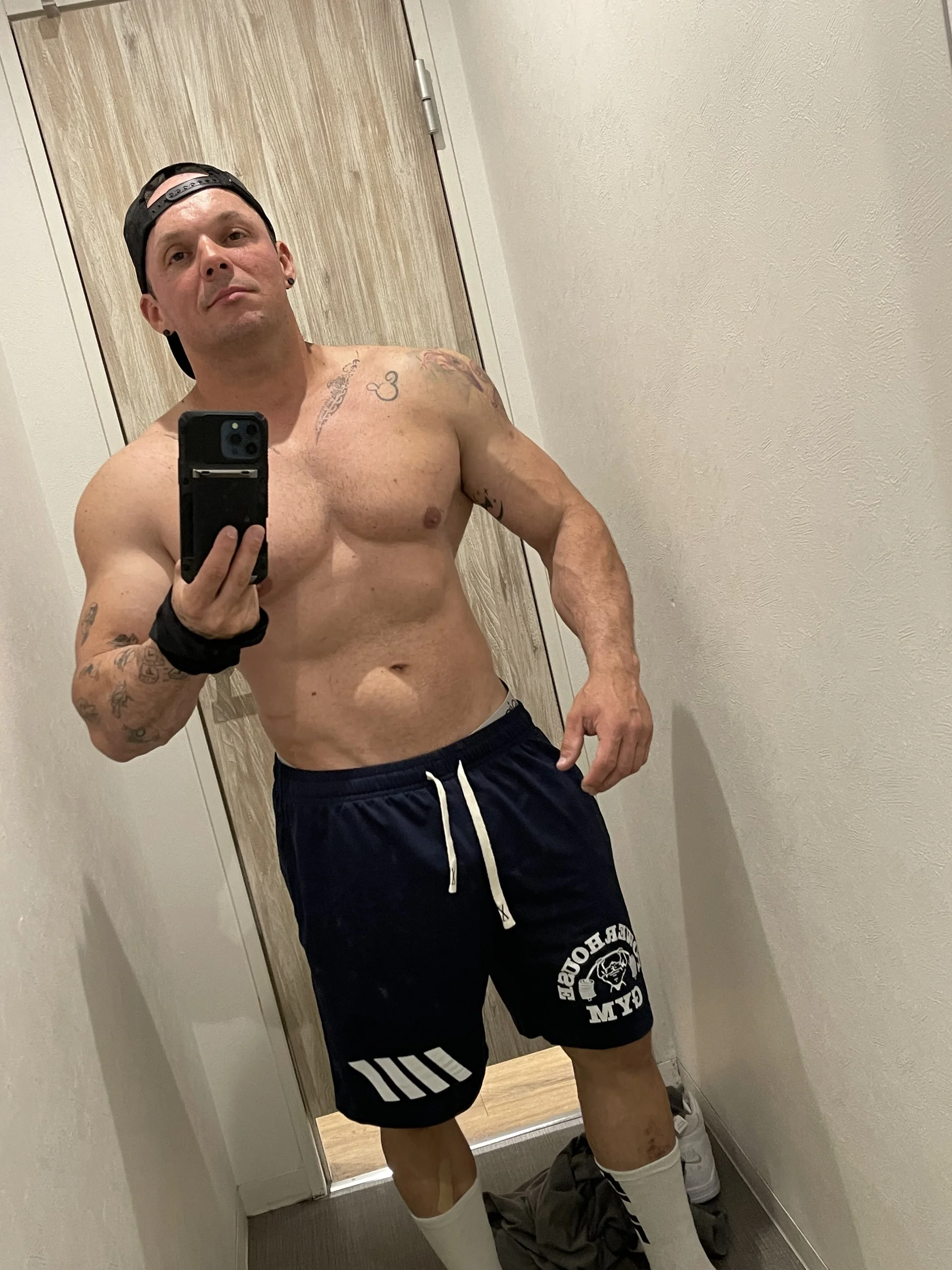 XXX Porn Photo of Nude SilentMuscleXXX 9