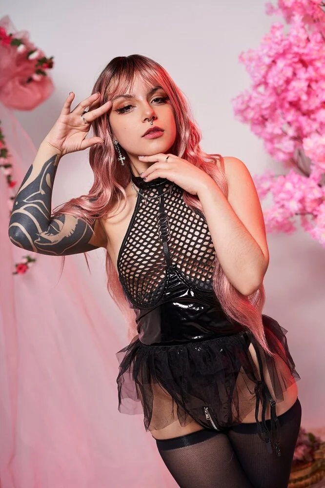 XXX Porn Photo of Nude BizzyNoar 69
