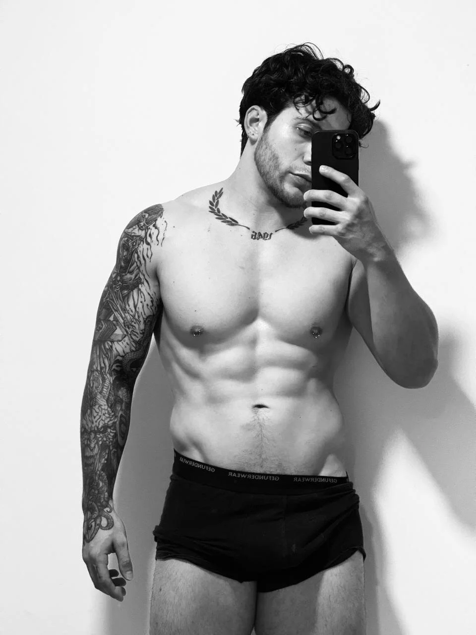 XXX Porn Photo of Nude LucianSinclair 8