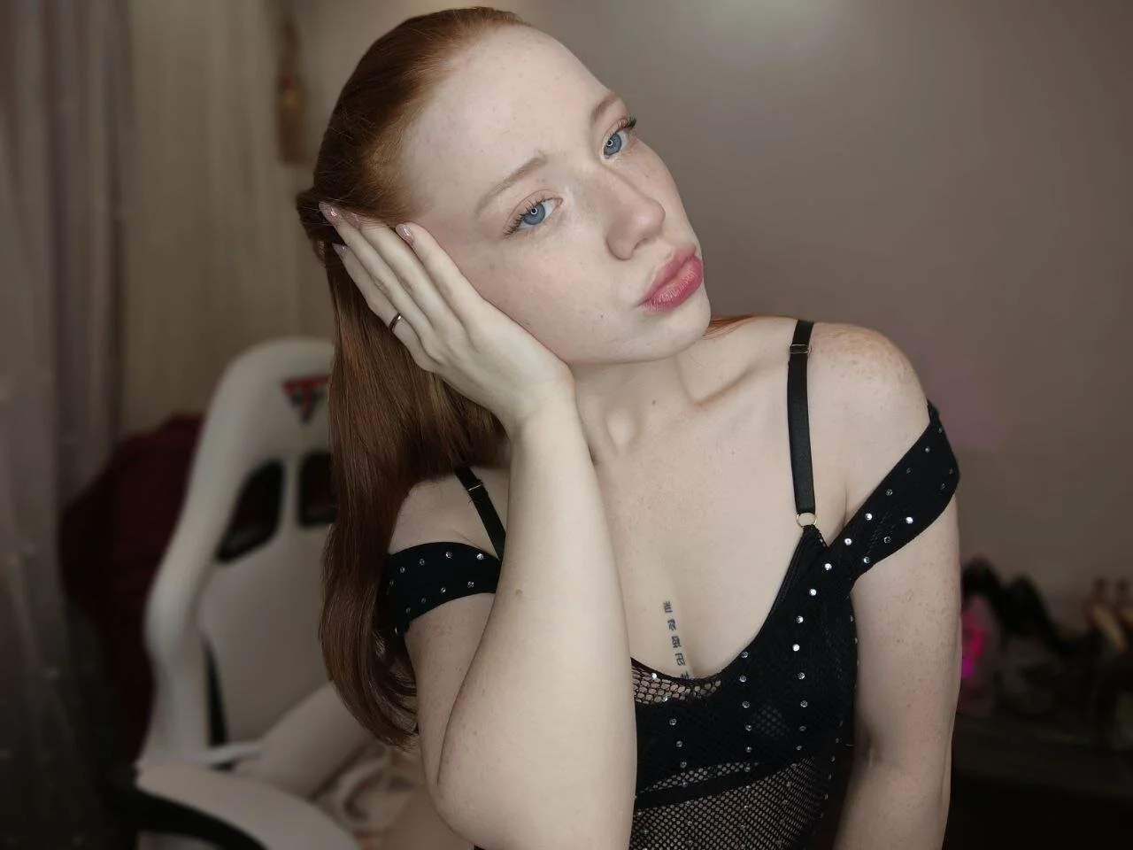 XXX Porn Photo of Nude Sparky_fox 2
