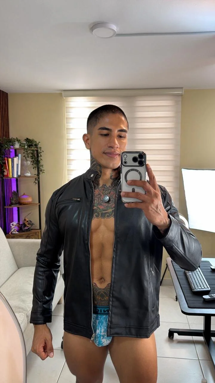 XXX Porn Photo of Nude AdanReilly 64