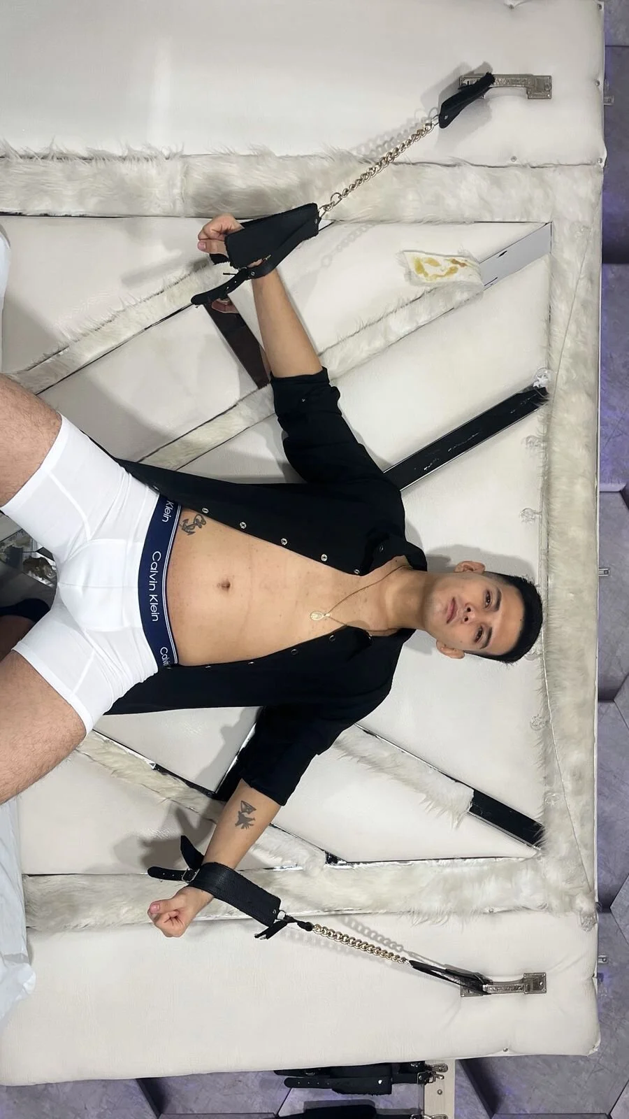 XXX Porn Photo of Nude GoldenBoyM 18