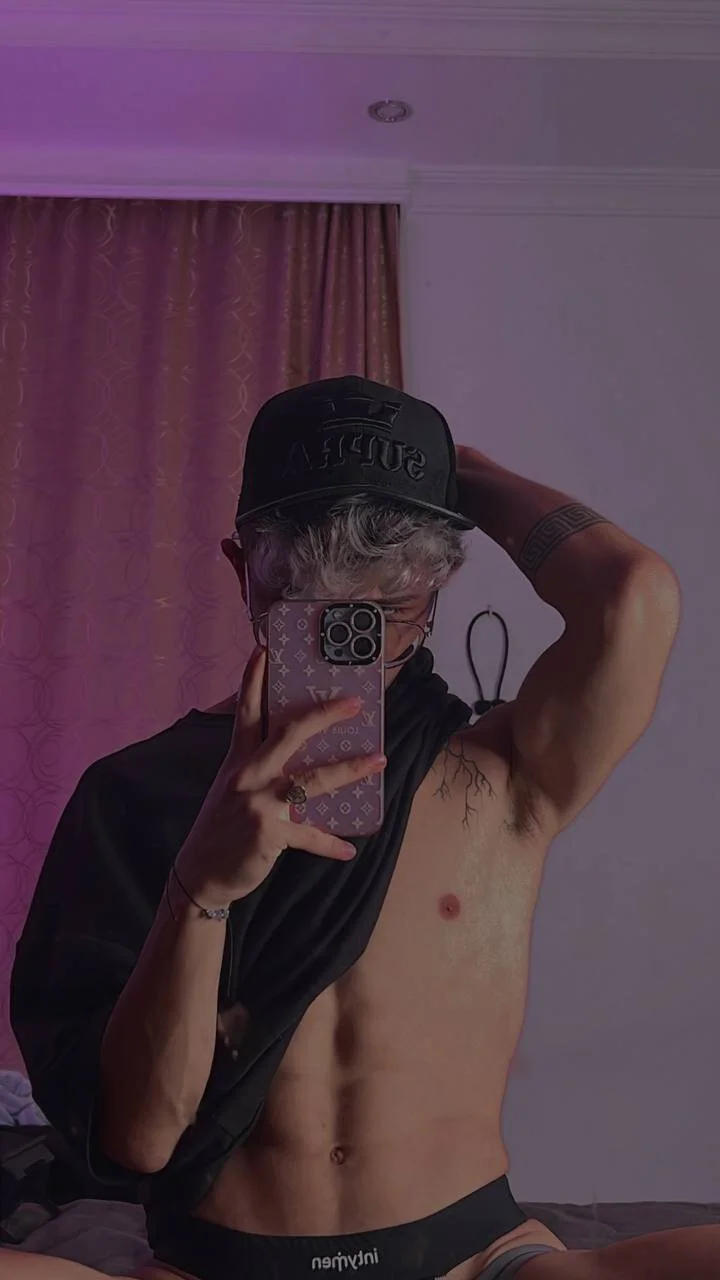 XXX Porn Photo of Nude im__thomass 1