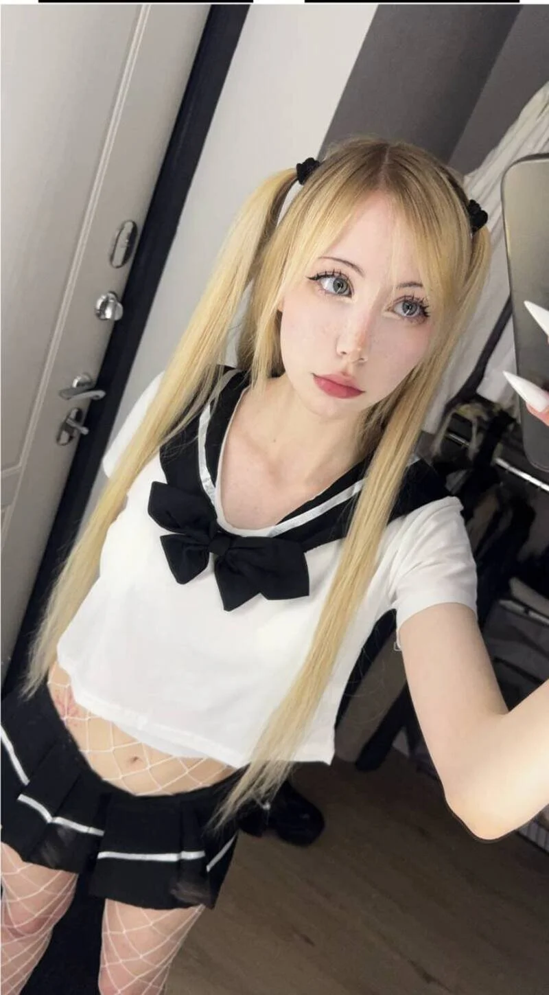 XXX Porn Photo of Nude UWU_flower 16