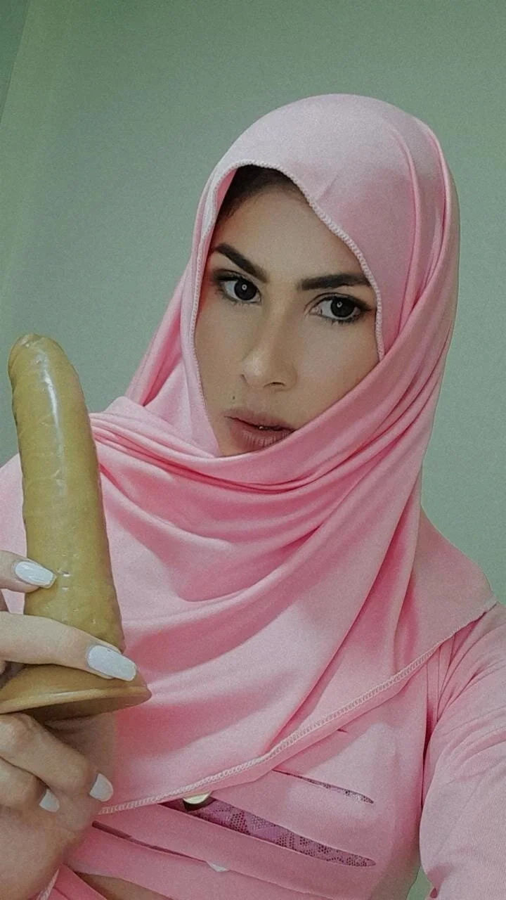 XXX Porn Photo of Nude alia_bashar 6