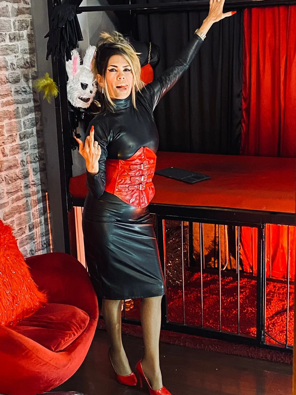 XXX Porn Photo of Nude MistressAndre 186