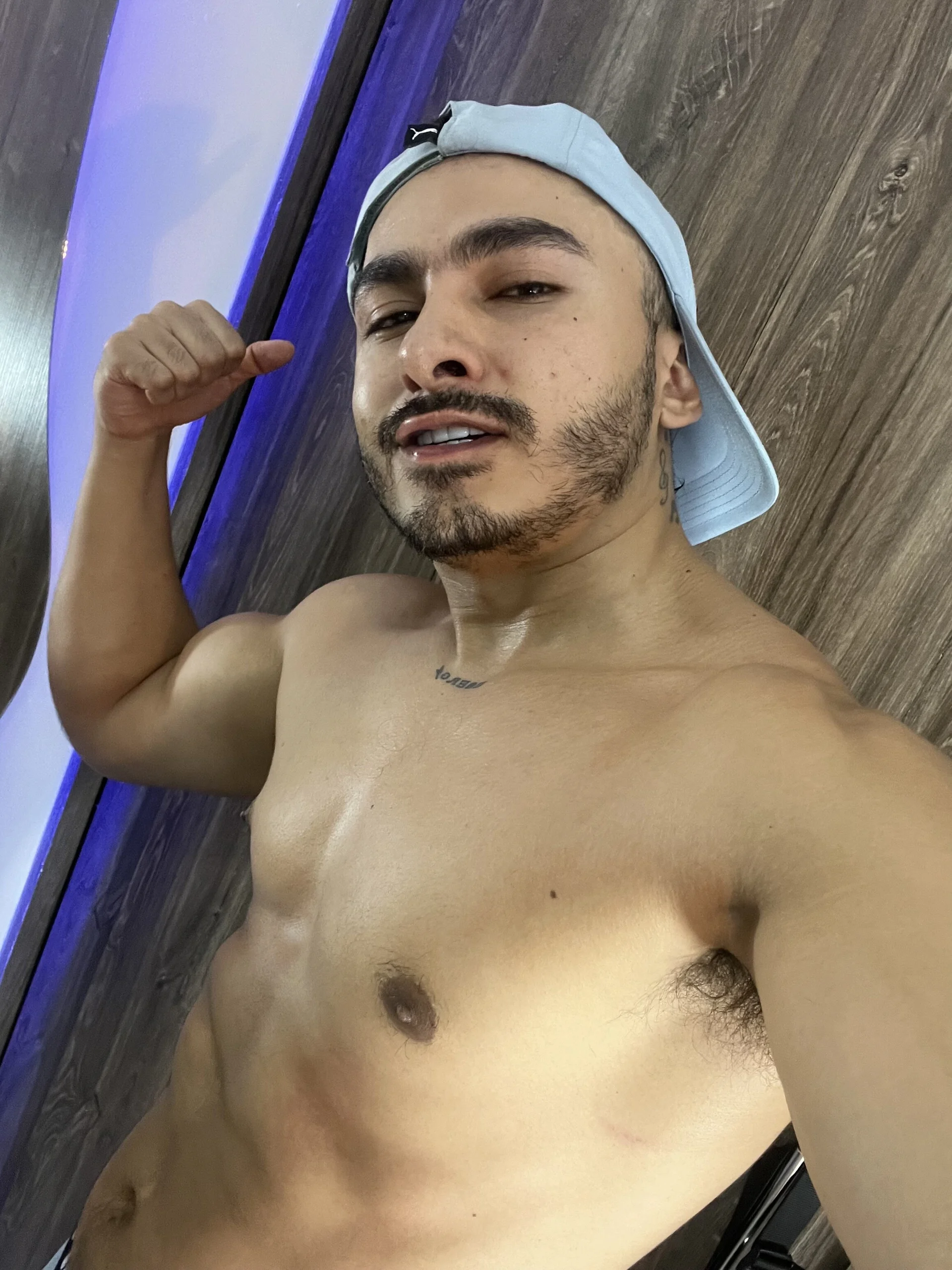 XXX Porn Photo of Nude LeooBigBoy 2
