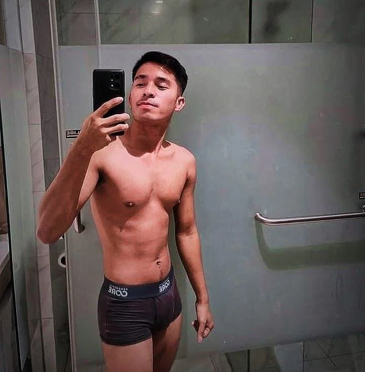 XXX Porn Photo of Nude AsianHorseCockOwen 2