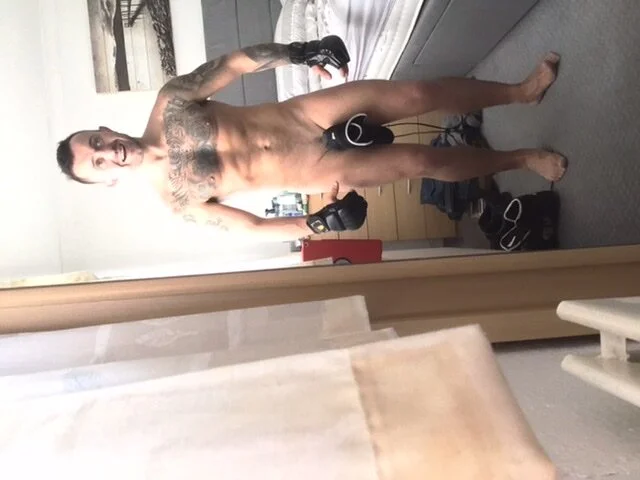 XXX Porn Photo of Nude cagedwarrior 5