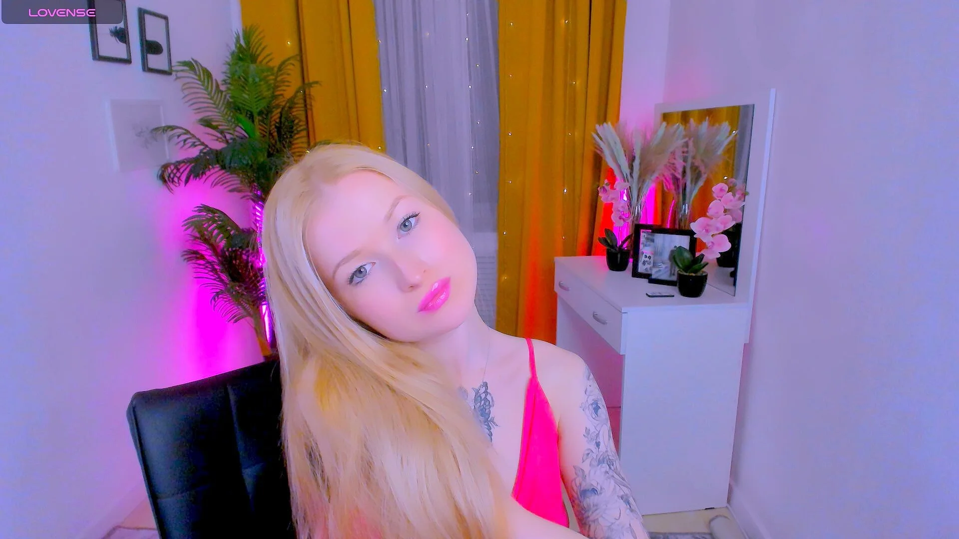 XXX Porn Photo of Nude Laly_Peach 15