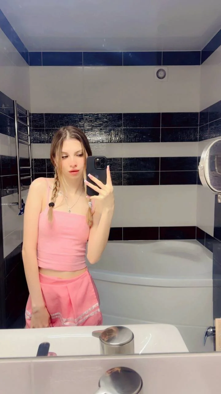 XXX Porn Photo of Nude VikkyJane 3