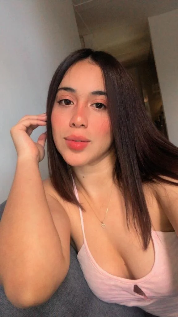 XXX Porn Photo of Nude Gigi-bom 2