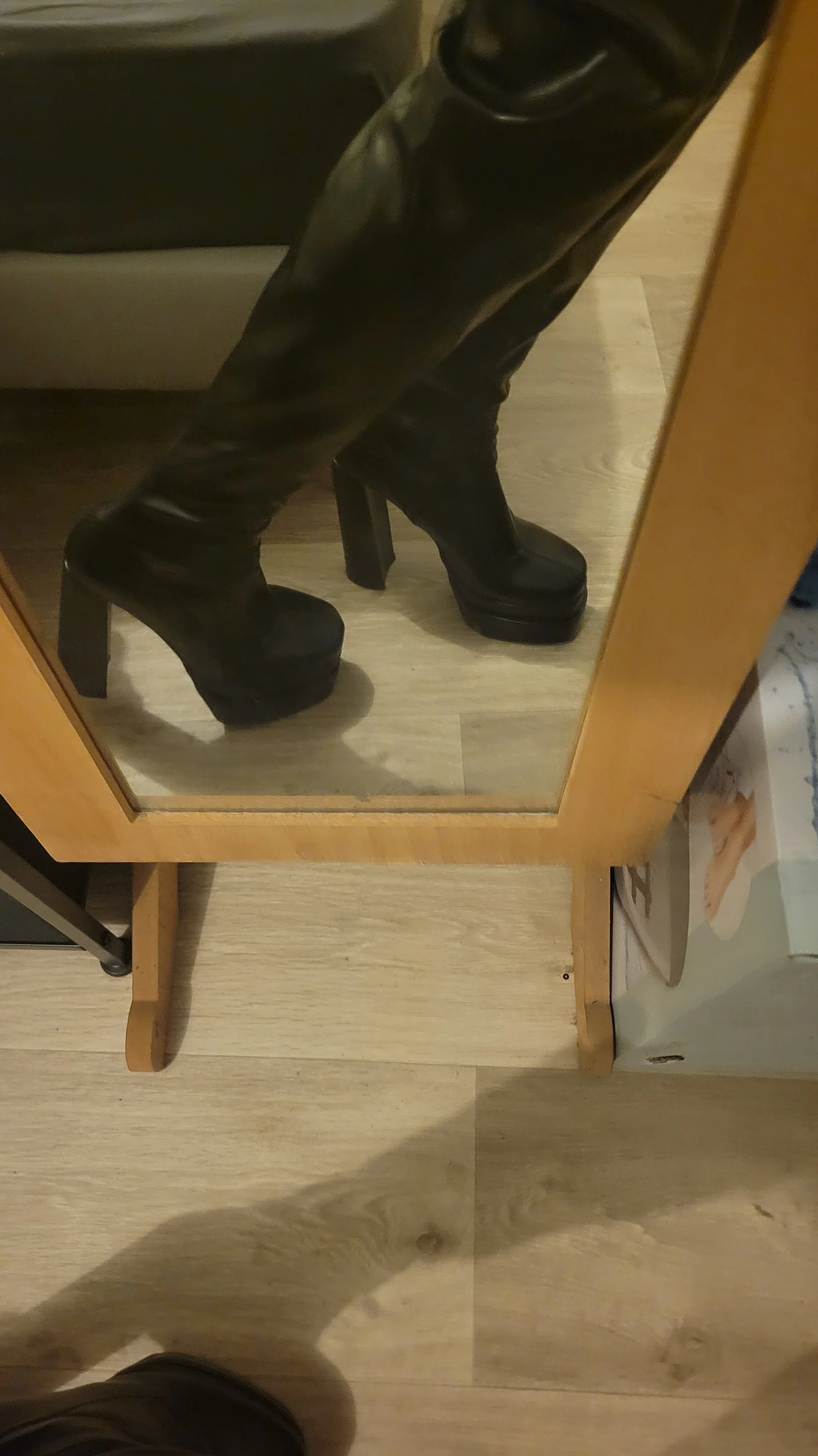 XXX Porn Photo of Nude bootslove1 5
