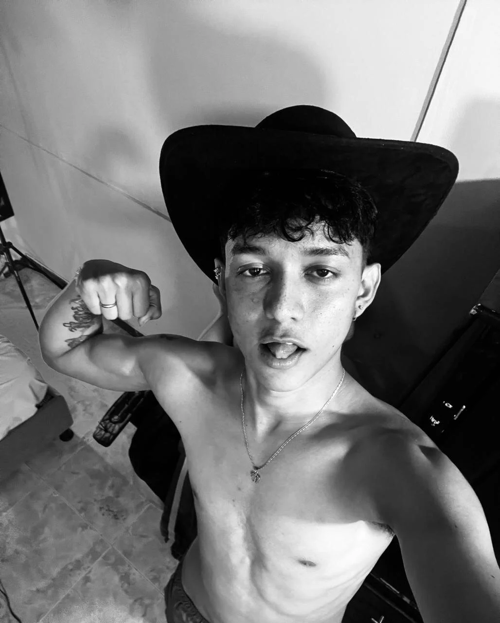XXX Porn Photo of Nude cute_jisus 5
