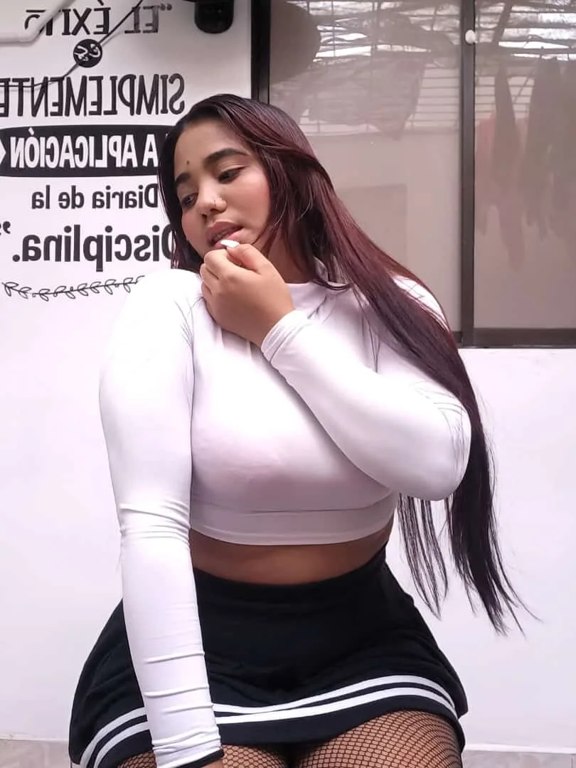 XXX Porn Photo of Nude mia_hank 35