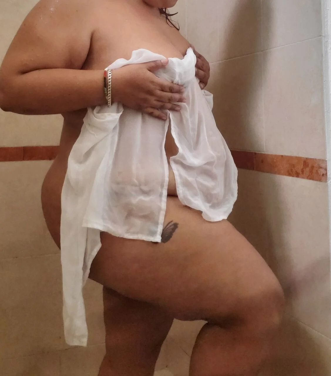 XXX Porn Photo of Nude Leslyrosa 10