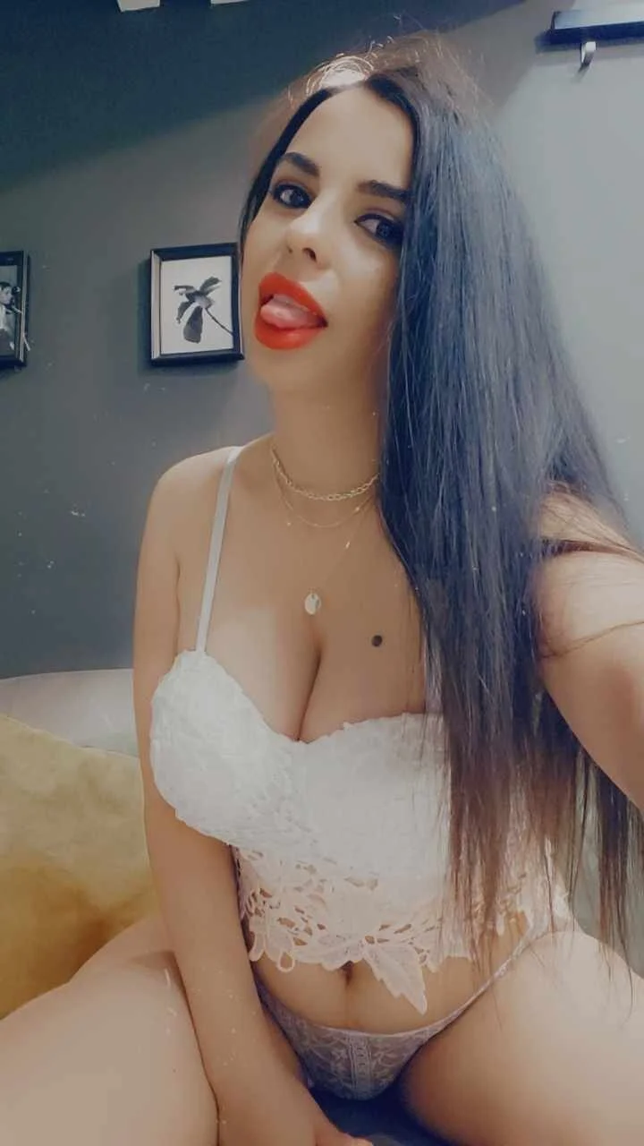 XXX Porn Photo of Nude juliahayessxx 478