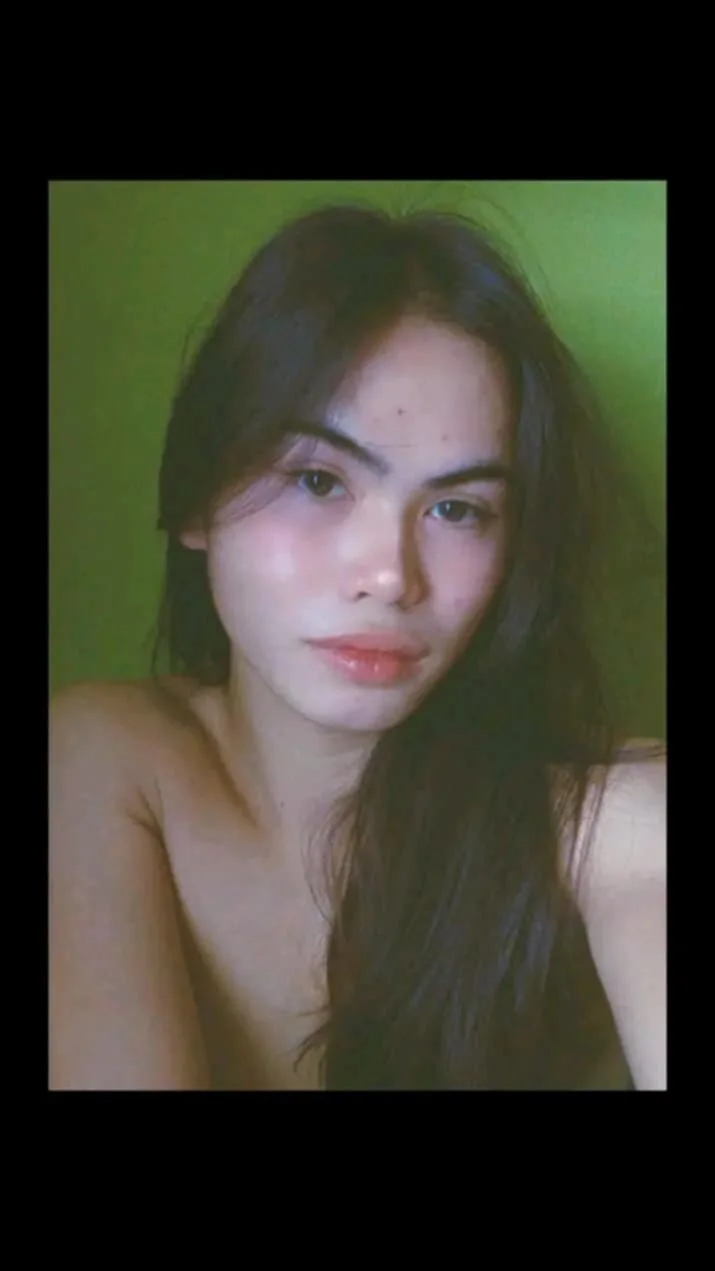 XXX Porn Photo of Nude urhotty_megss 1
