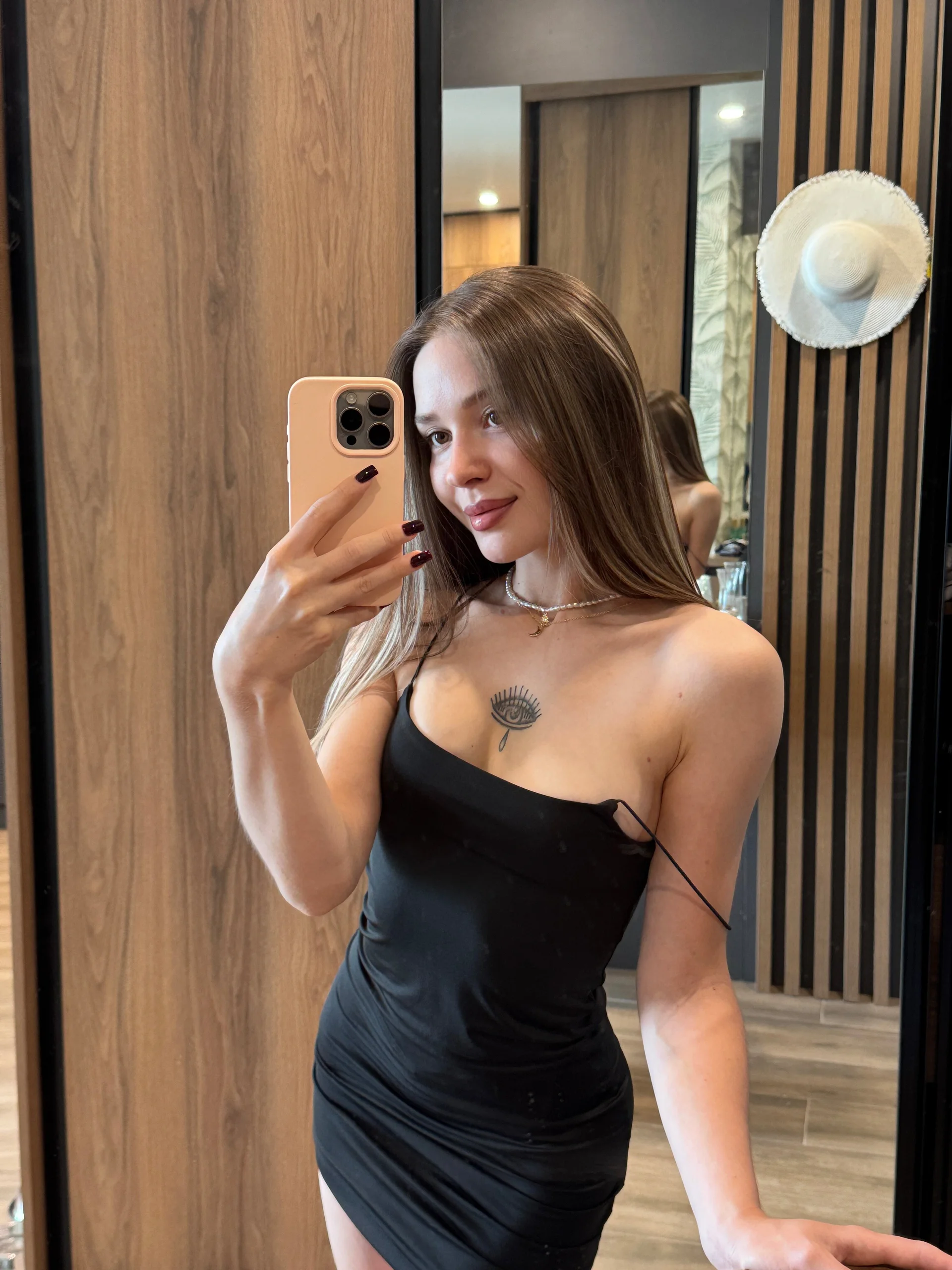 XXX Porn Photo of Nude lekfull-kitten 14