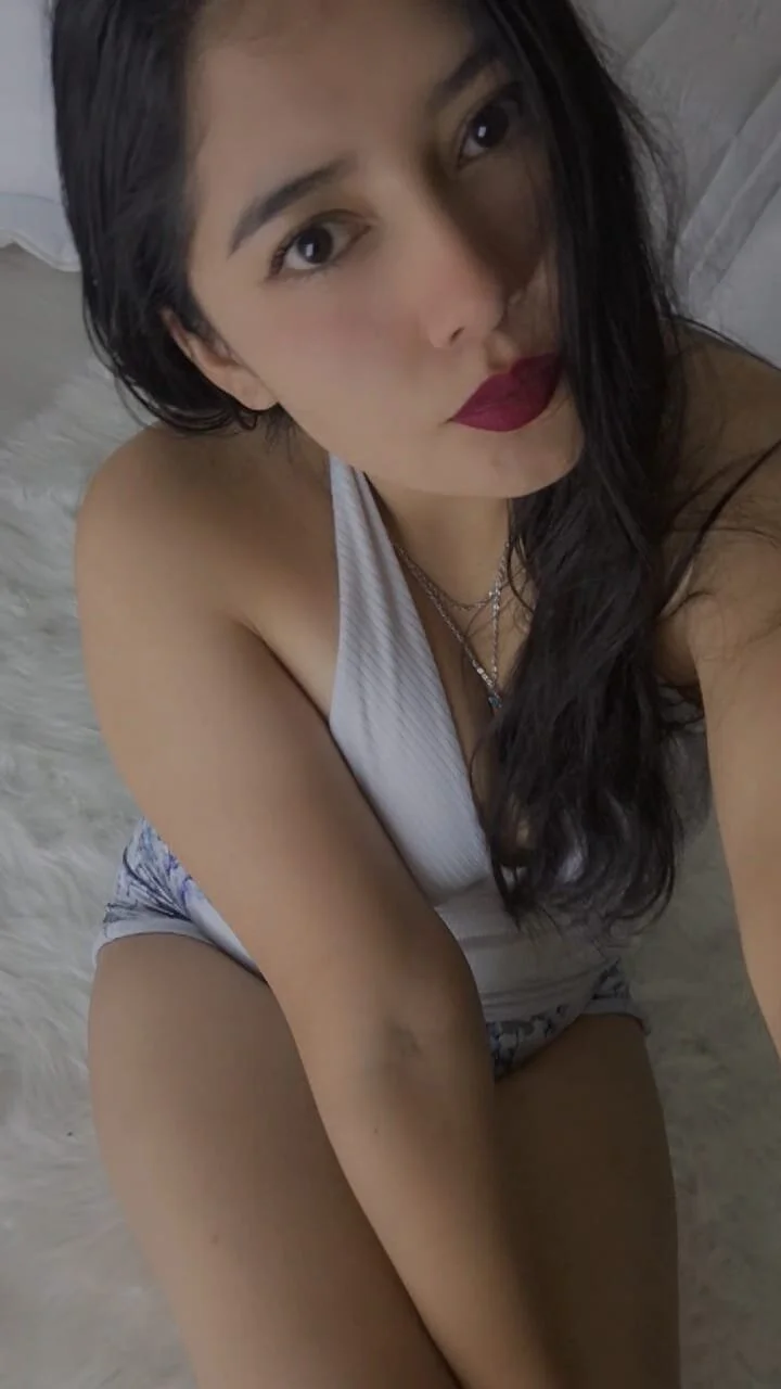 XXX Porn Photo of Nude x_Adeline_ 2