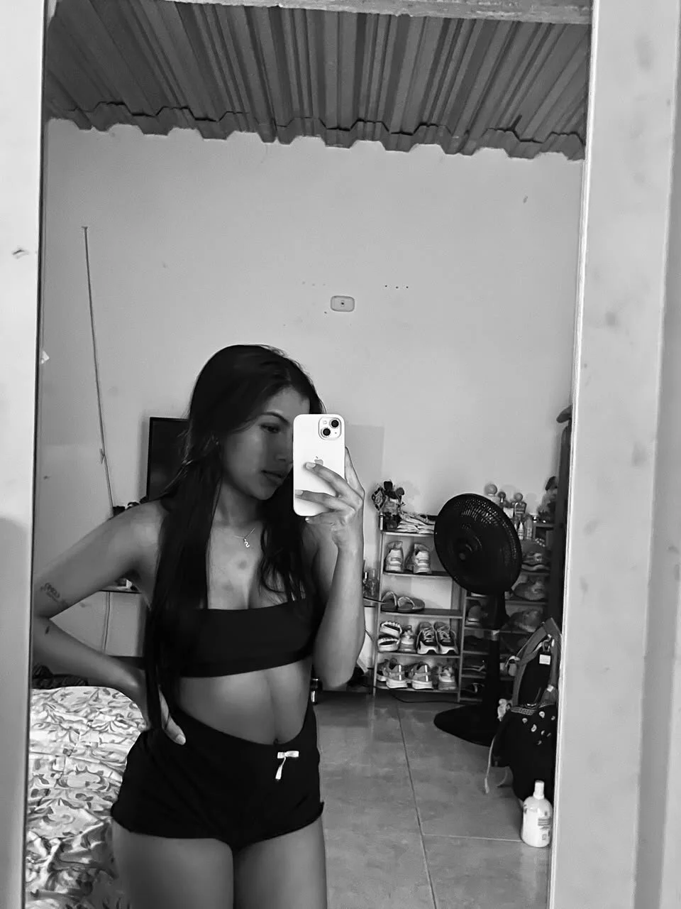 XXX Porn Photo of Nude sara18noir 24