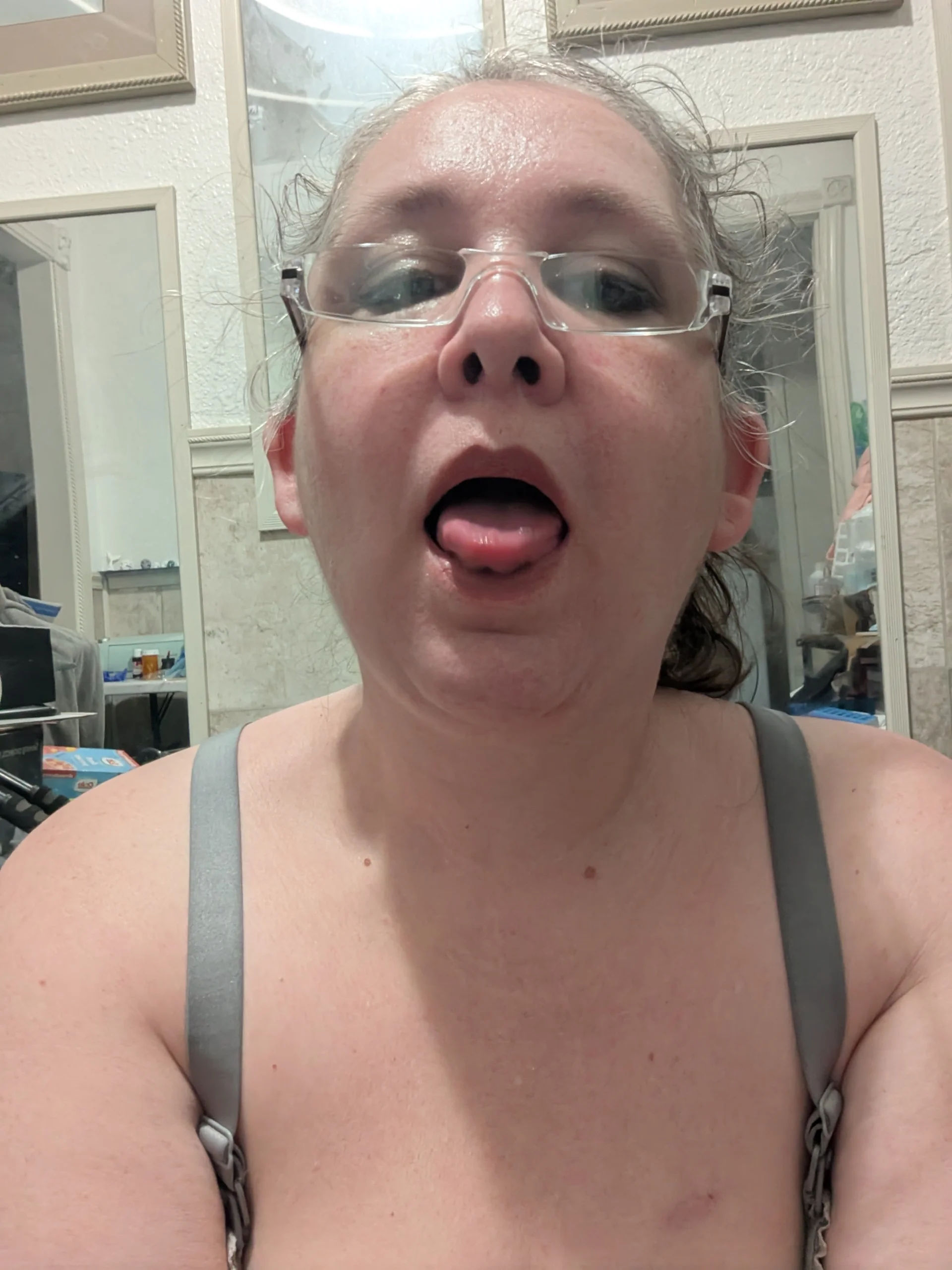 XXX Porn Photo of Nude wetMoneybags 21