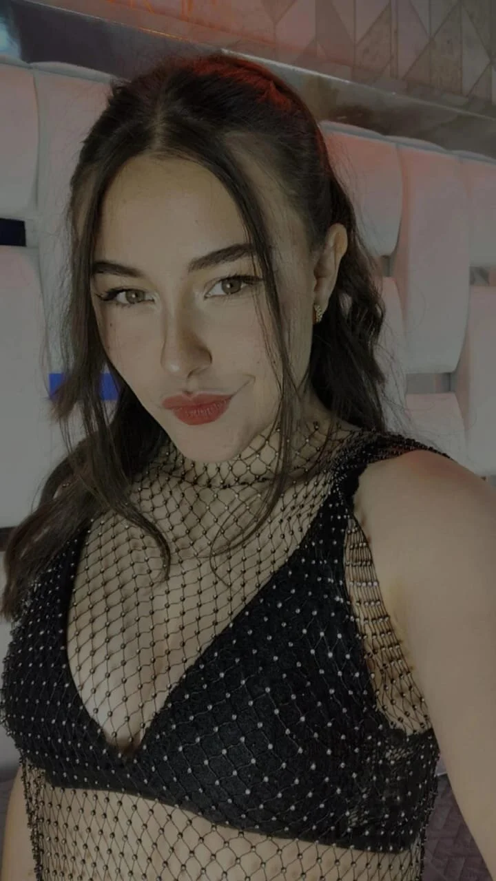 XXX Porn Photo of Nude HannaCollins_ 51