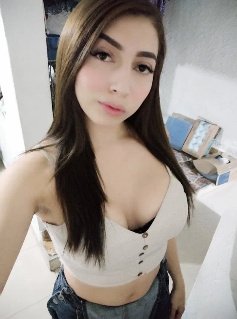 XXX Porn Photo of Nude corynatayler 4