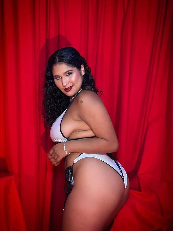 XXX Porn Photo of Nude khloee_smilee 1