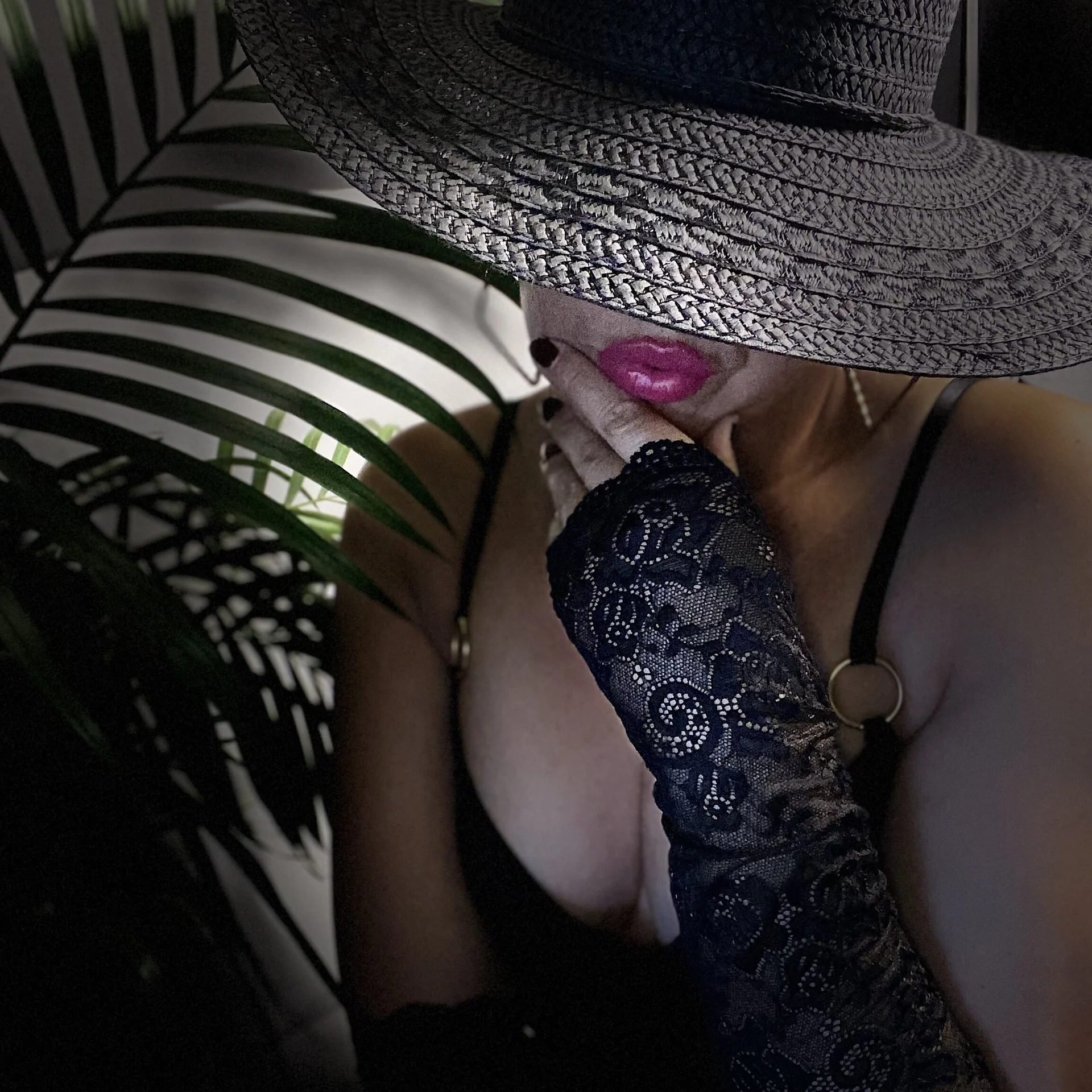 XXX Porn Photo of Nude Valeriaa_cruz 8