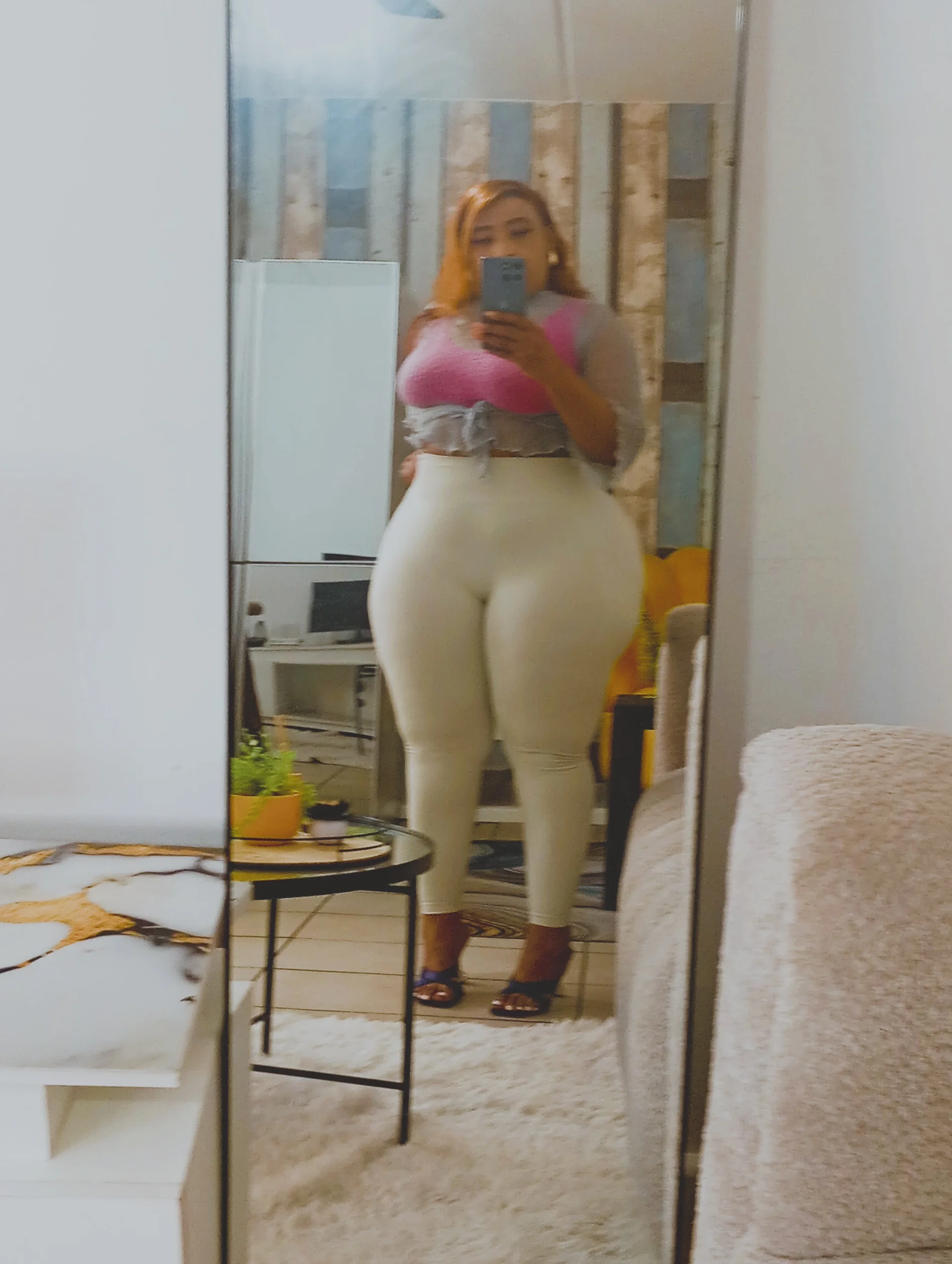 XXX Porn Photo of Nude GiantBootyMilf 5