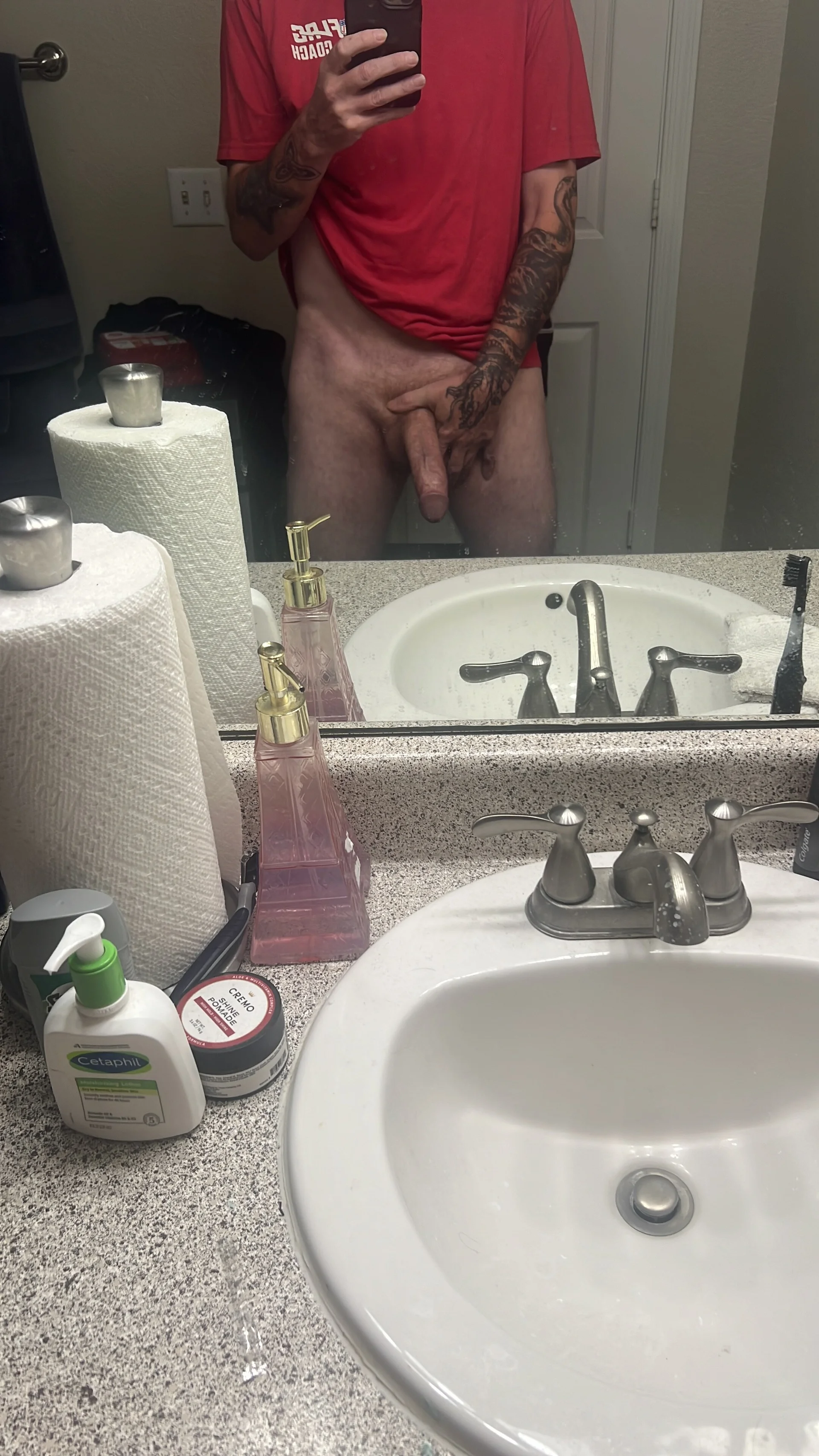 XXX Porn Photo of Nude badandy129 1