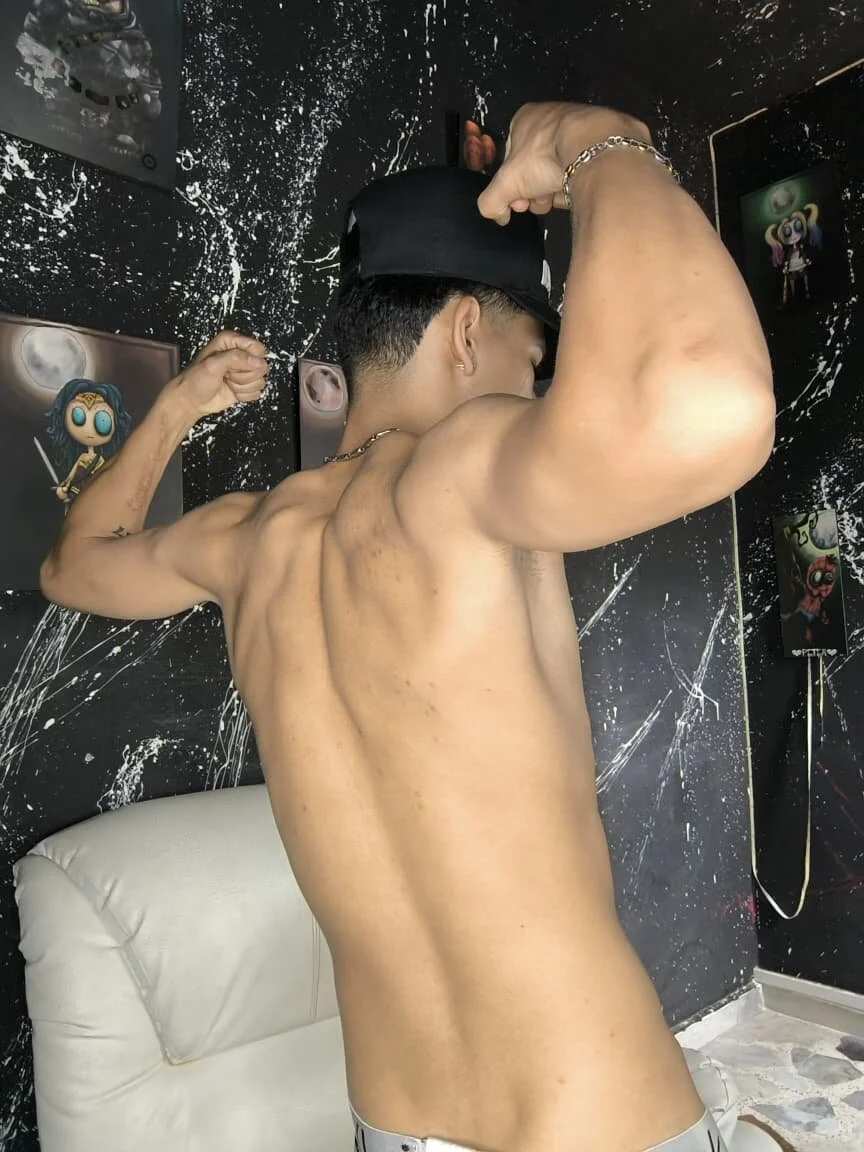 XXX Porn Photo of Nude DylanRoyce_ 8