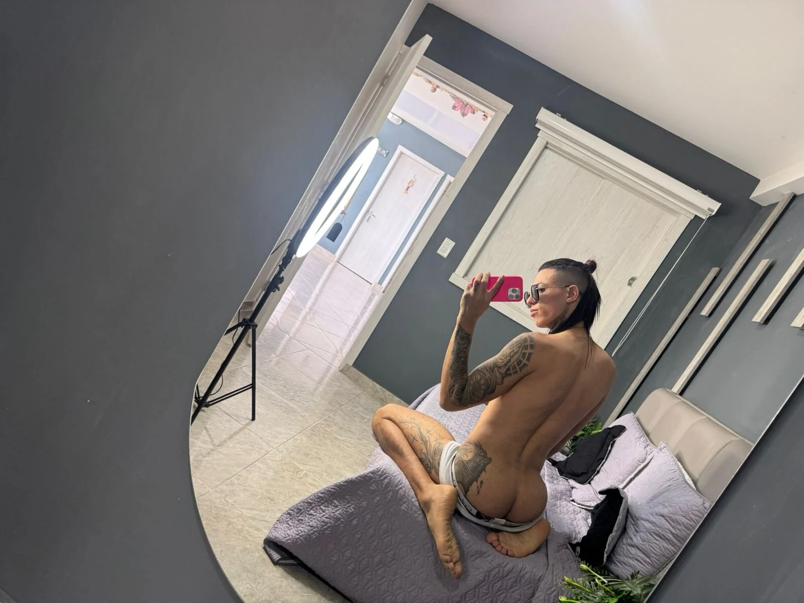 XXX Porn Photo of Nude ArohomLester 12