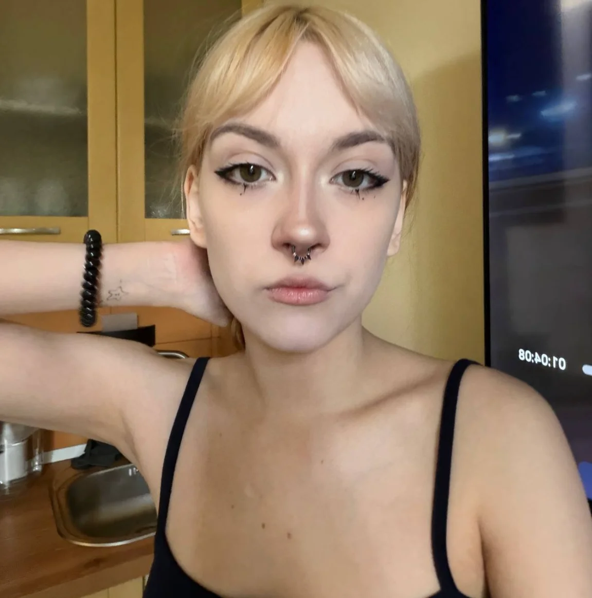XXX Porn Photo of Nude LeilaMirror 5